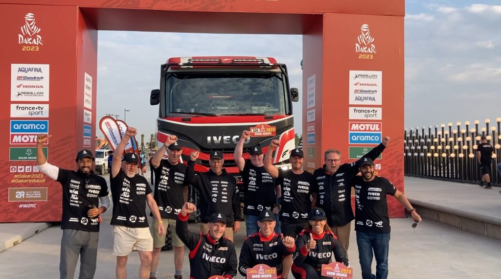 Igor Bouwens sluit de Dakar af met een vierde plaats: “Resultaat valt tegen, maar een unieke ervaring rijker”