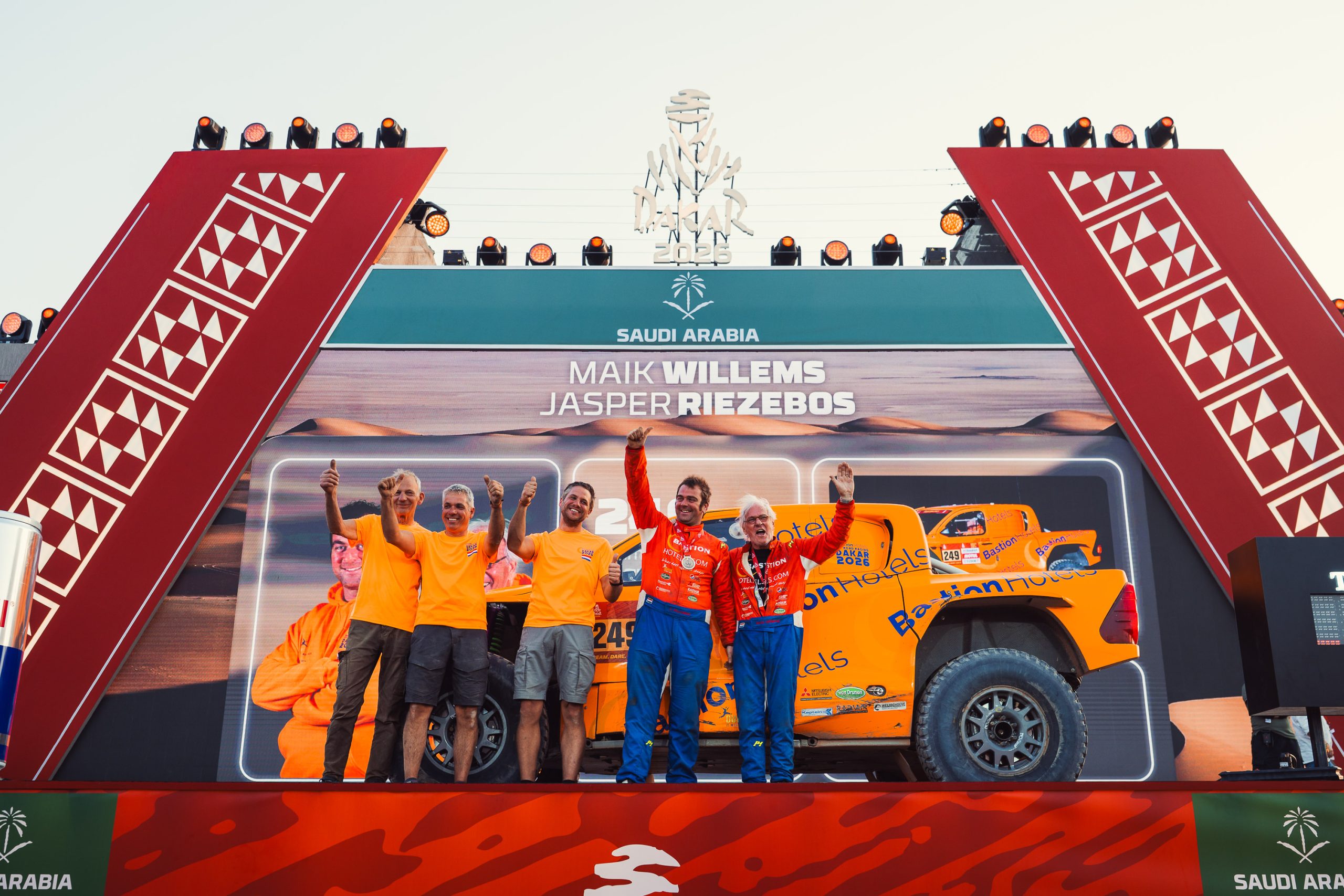 Maik Willems besluit tiende succesvolle Dakar Rally met een mooie racepartij langs het strand