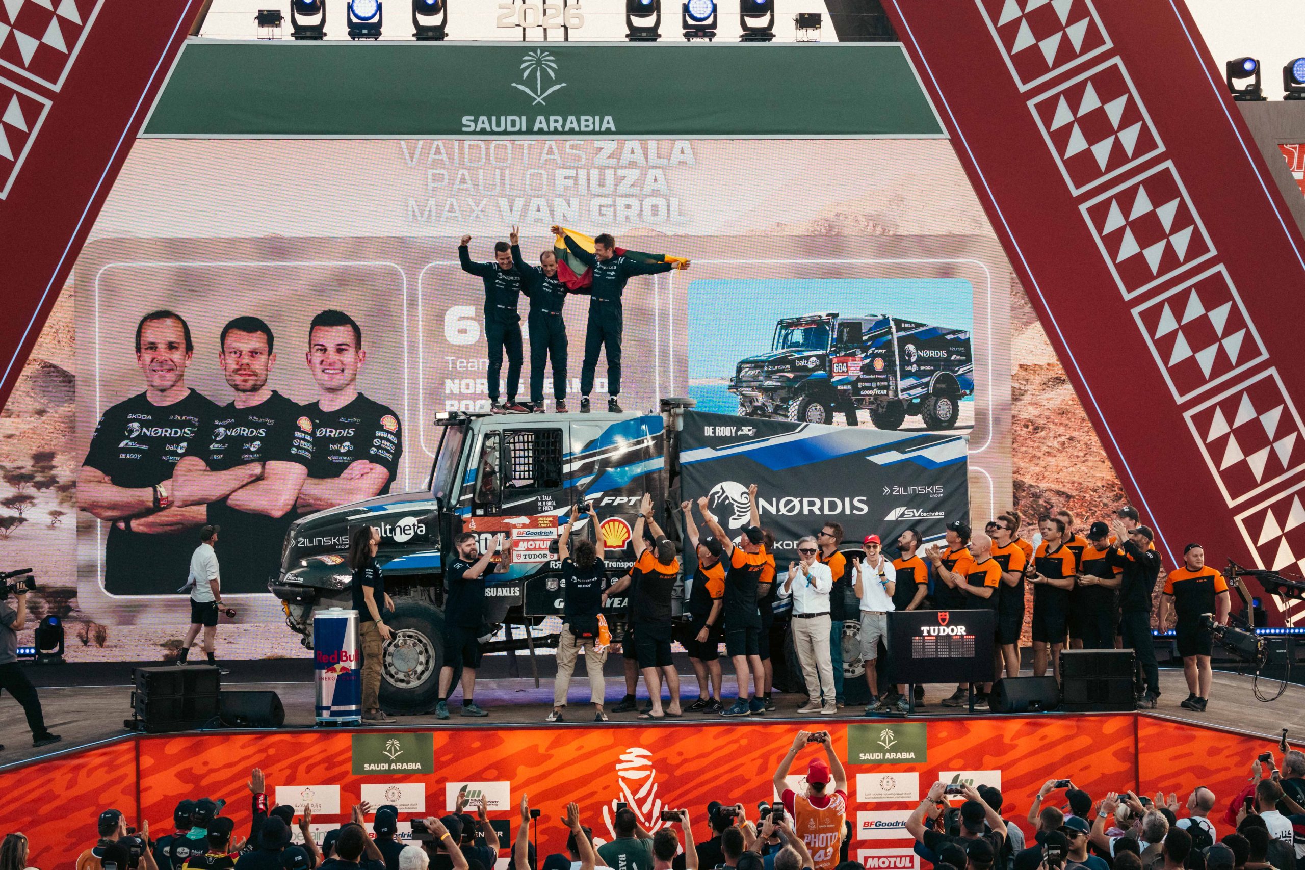 Team De Rooy bekroont zeer succesvolle Dakar Rally met dominant een-twee in eindklassement bij de tr